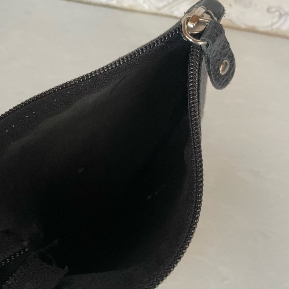ROOTS- Pebbled Leather Floral Wristlet - Picture 5 of 5